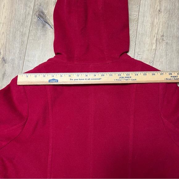 Pendleton Red Pea Coat with Hood and Double-Breasted Design - Picture 12 of 15